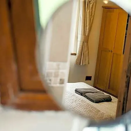 Acorns Hotel