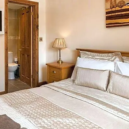 Acorns Hotel