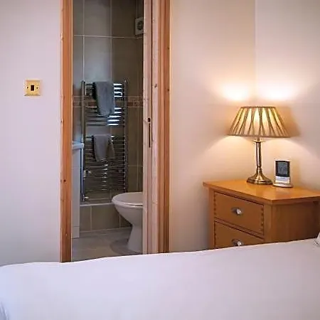 Acorns Hotel 3*