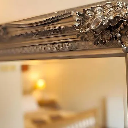 Acorns Hotel