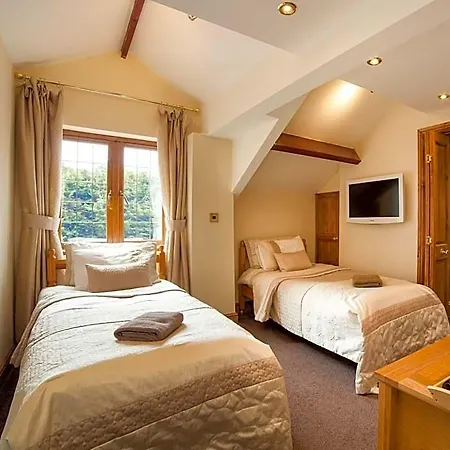 Acorns Hotel
